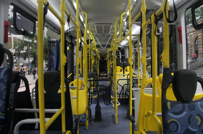 bus dentro