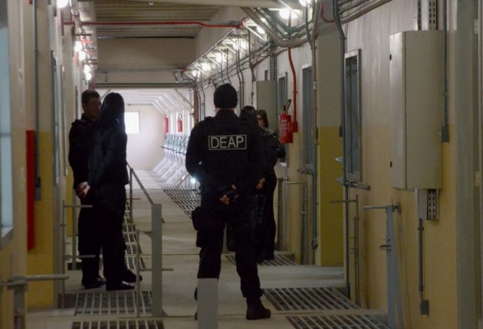 49e6b1383c8e2f417a14c39b7877bba57e22b422