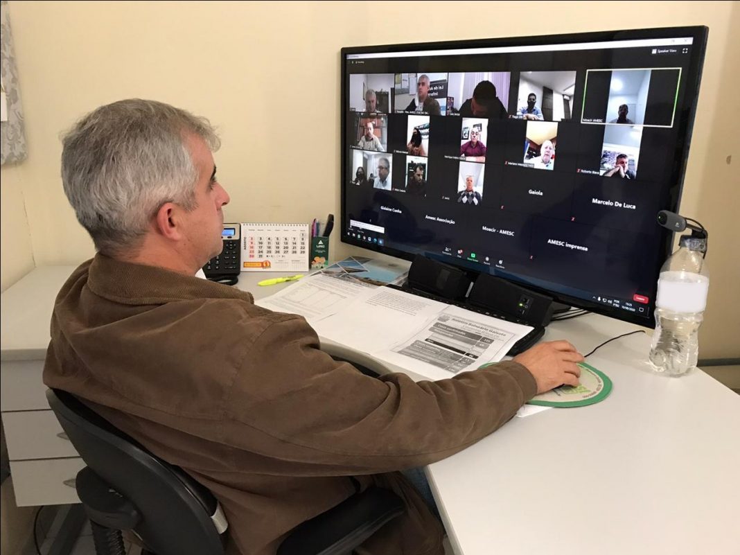 reunião 10 de agosto