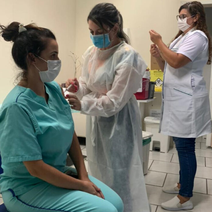 Vacinados começam a receber segunda dose em Sombrio