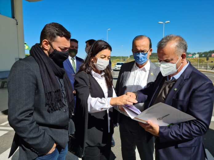 00610cb1-ea40-4356-a8d6-18f6f0d3020b