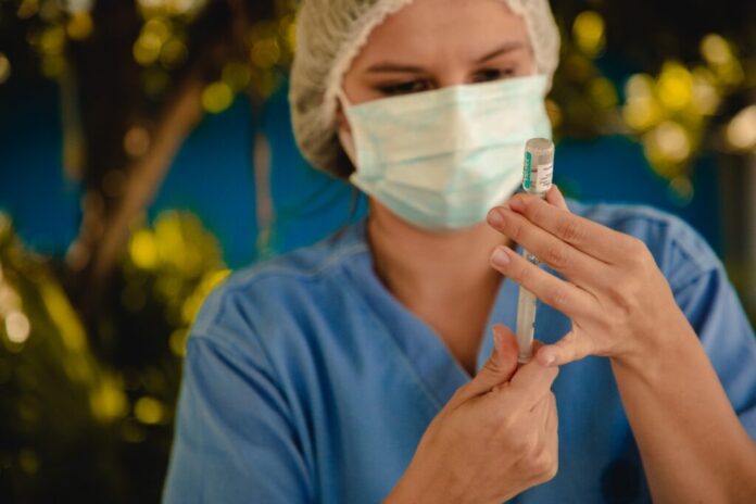 Anapolis-inicia-vacinacao-de-pessoas-com-comorbidades-nesta-sexta-feira-07-1024x682