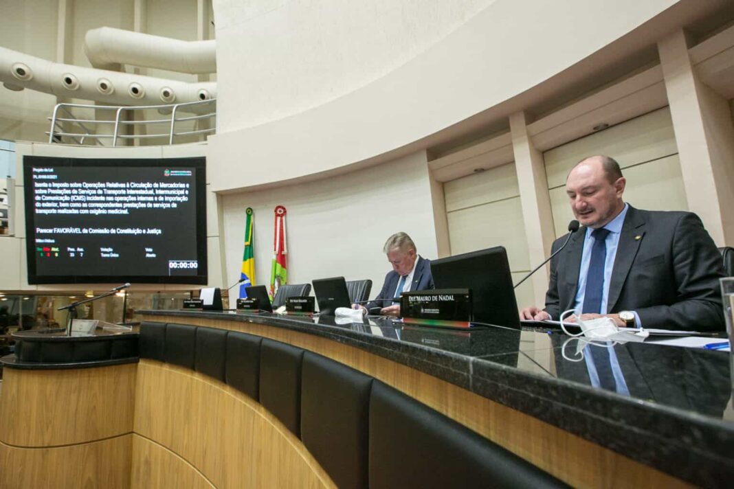 fotonoticia_050521_Sessao_Ordinaria_RZE4-1536x1024