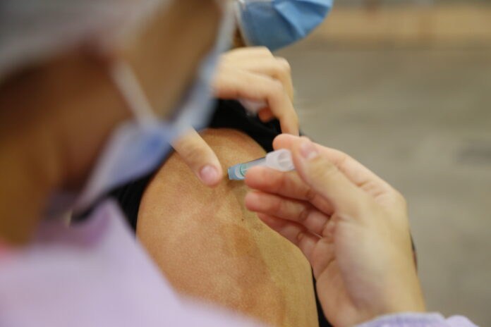 VACINACAO DOS PROFISSIONAIS DE SAUDE DO CEARA NO CEC