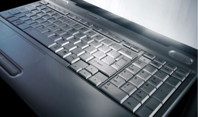 notebook-com-teclado-numerico-conheca-5-modelos-photo43089390-44-18-11