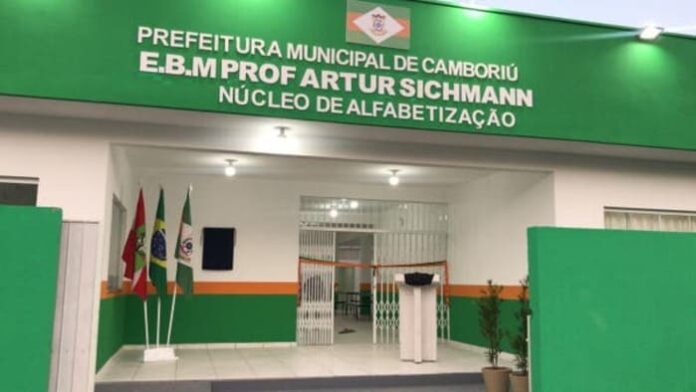 escola covid camboriu (1)