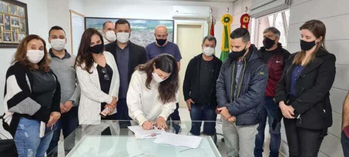 fb51e3e3-1ca9-4bde-9c6a-712318bf2c24 (1)