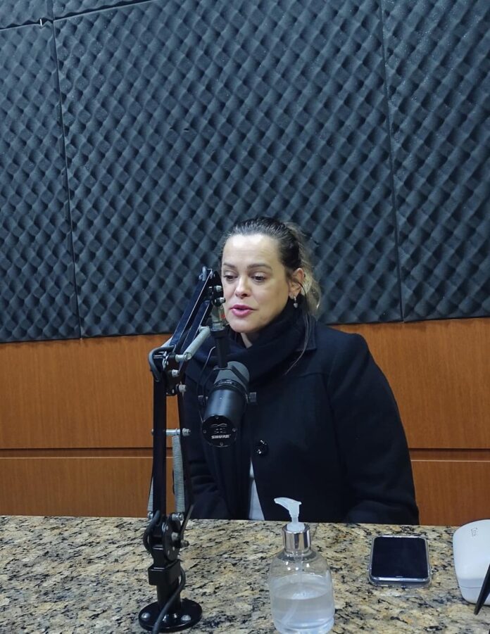 da4220ce-6750-43f3-b779-b6a953919e86