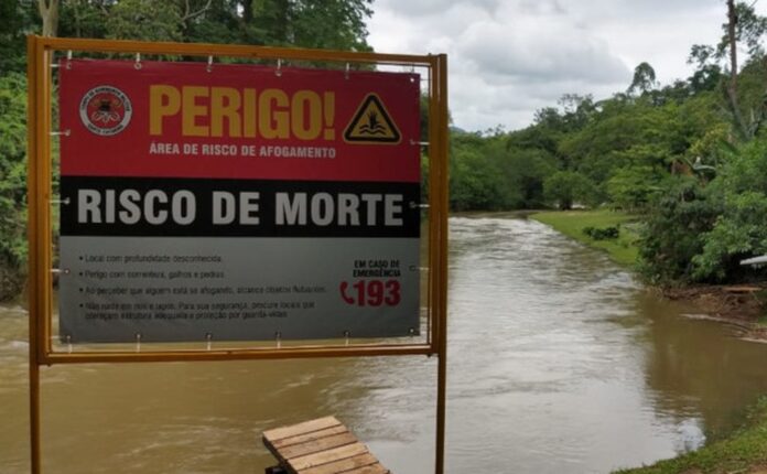 placa-perigo-agua-doce