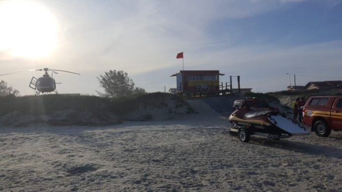 corpo-encontrado-em-passo-de-torres-pode-ser-de-vitima-de-naufragio-em-laguna