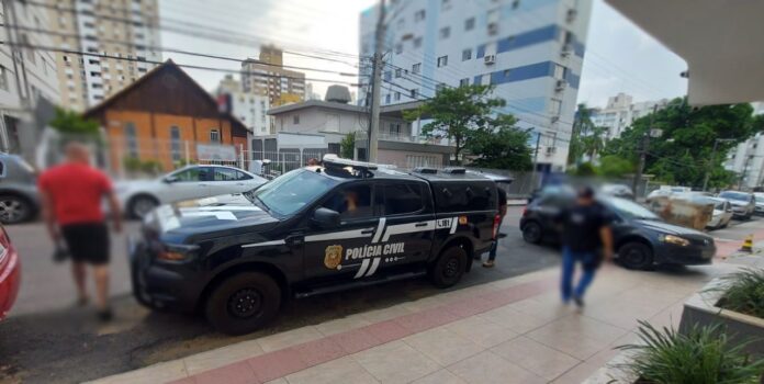 f0ee8b58-9415-426b-bd00-df32ca6db7d5