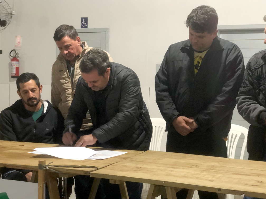 35db0542-a3ff-4e31-b411-d27128a783fd