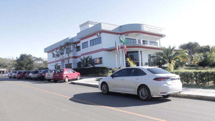 8c34e360-bdb6-49b5-a653-a207d451b841