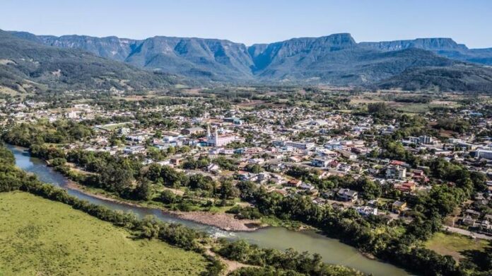 8e3ee7e4-98ac-4529-b2b0-78f394ca5435