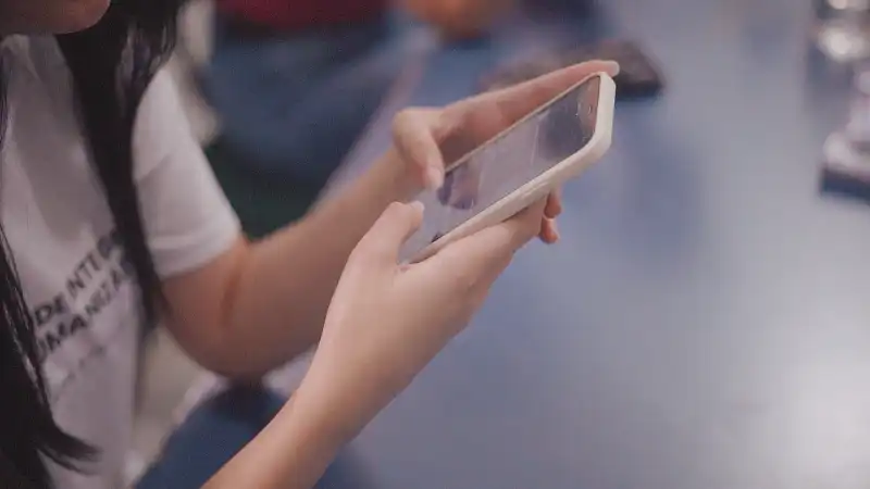 e2340547-70e8-4cb0-8871-cc24eb8e5c13