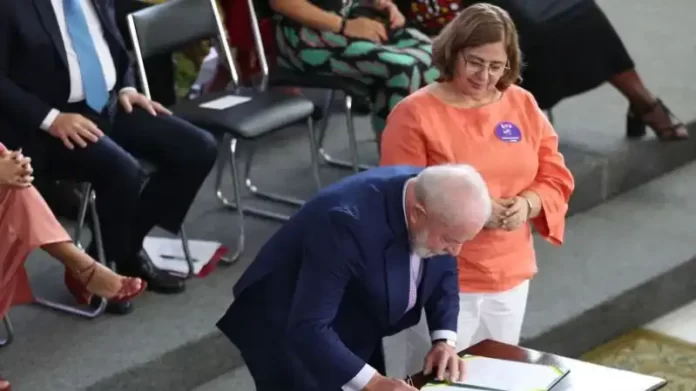 lei-empresa-mulheres-igualdade-salarial