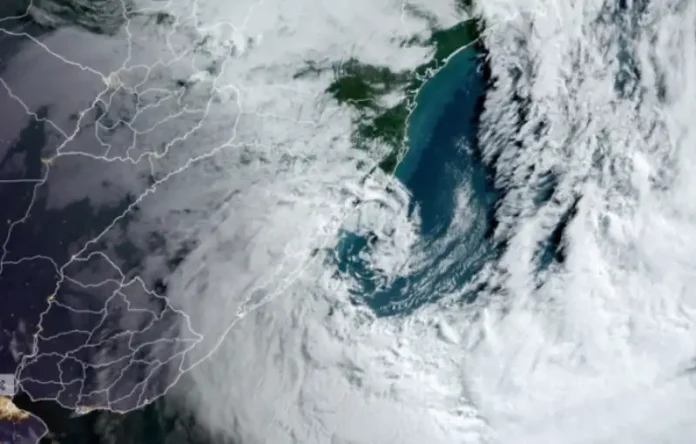 Foto-satelite-do-ciclone-extratropical