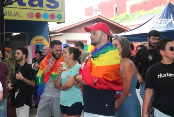 c2b9dc7f-5ba4-4237-98e0-d0f6cac43b36