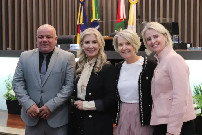 mocao-de-apoio-universidades-com-18-1