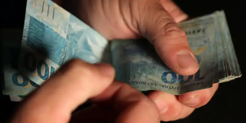 real_moedadinheiro_jfcrz_abr_1701220042_1