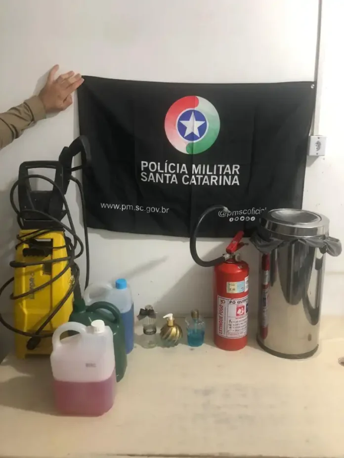 1b2171b4-6603-4e2e-85ac-3aeca15829ff