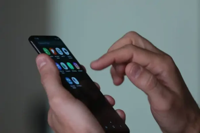 uso_de_smartphone_e_celular050720211245_f751428b70-1-e1702950454932