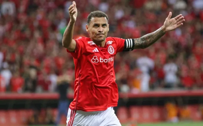 alan-patrick-gol-grenal-inter-e1708902300661 (2)