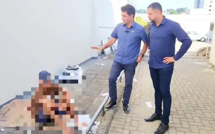 morador-de-rua-que-apareceu-em-video-de-salvaro-e-contratado-por-empresa-terceirizada-da-prefeitura (1)