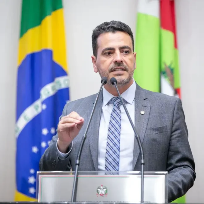 0056d986-8560-499f-811e-b0aaedec7a45