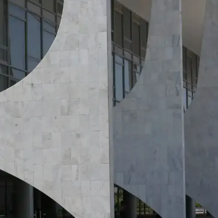 fachada_do_palacio_do_planalto_antcrz_abr_2709221137