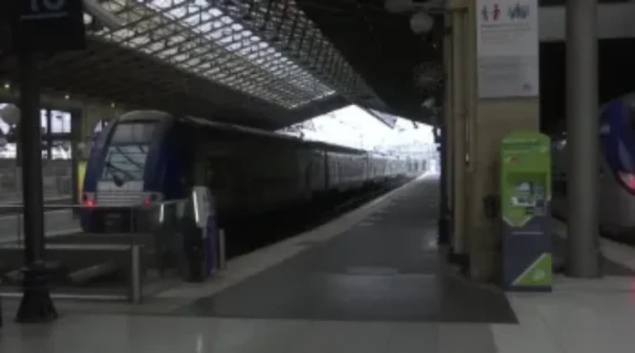 2024-07-26T073820Z_1_LOP200126072024RP1_RTRMADP_BASEIMAGE-960X540_OLYMPICS-2024-RAILWAYS-VANDALISM
