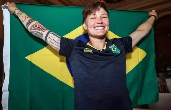 catarinense-raquel-kochhan-sera-porta-bandeira-do-brasil-em-paris-apos-vencer-o-cancer-20240724145127