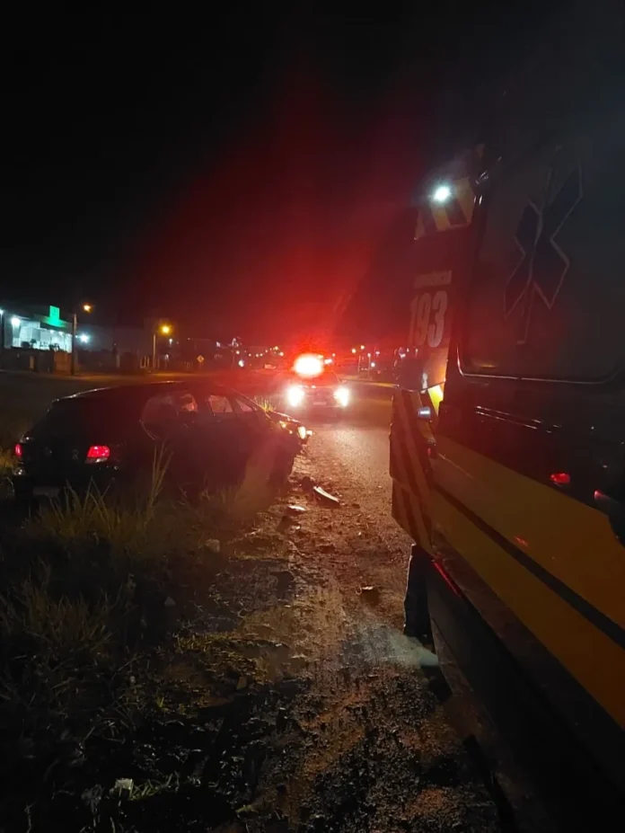 jovem-capota-carro-em-criciuma-e-sai-ileso-20240801091418