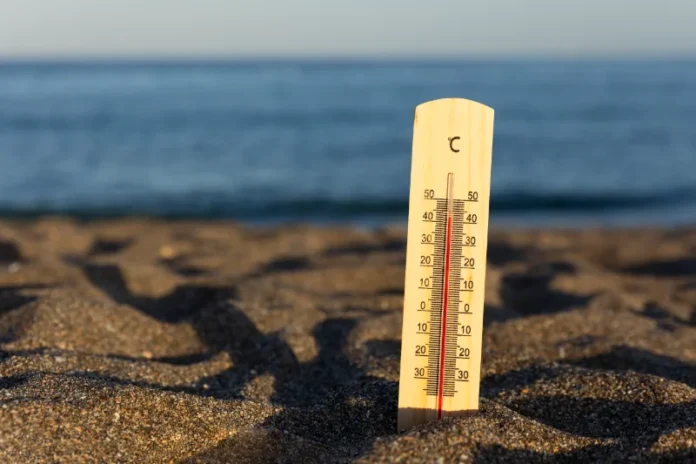 close-up-thermometer-showing-high-temperature (1)