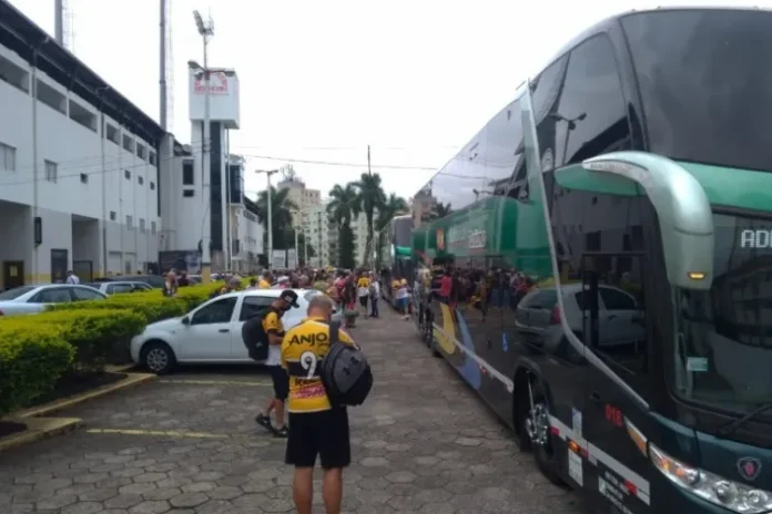 gremio-x-criciuma-direcao-carvoeira-encerra-inscricoes-para-caravana-com-dez-onibus