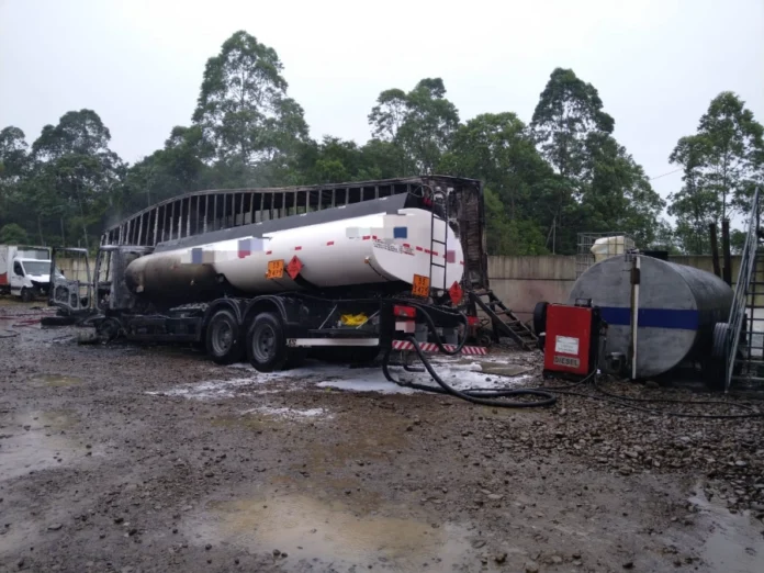 5a117c28-447b-42c1-8717-e9476b301aea