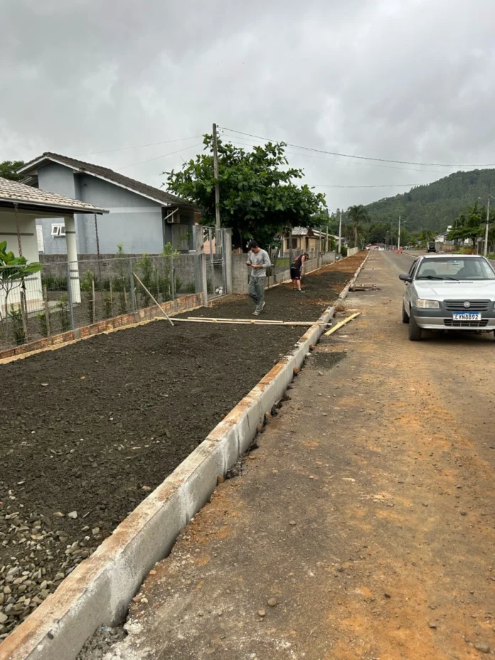 e1b986fd-5b81-4118-a2f0-fcef51634786