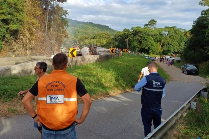 e5f18bee-7f75-4645-af68-a7fb49f4f24a