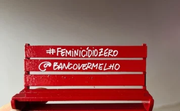 Sombrio recebe seu primeiro Banco Vermelho em ato de conscientização contra a violência de gênero