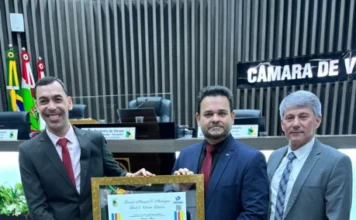 Câmara de Araranguá homenageia Christian Martins com Título de Cidadão Honorário