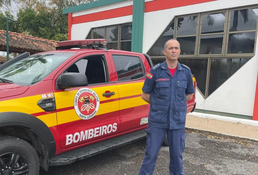 Major BM Jihorgenes Luciano Borges, comandante dos Bombeiros de Araranguá, em entrevista sobre o incêndio no Grêmio Fronteira.