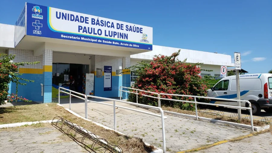 Fachada da Unidade Básica de Saúde (UBS) Paulo Lupinn, em Balneário Arroio do Silva, um dos postos de vacinação do Dia D de Multivacinação.