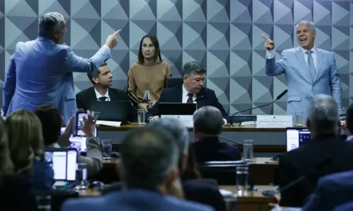 Ex-presidente do INSS se nega a responder relator da CPMI Cenário de tensão e discussão acalorada durante sessão da CPMI, onde o ex-presidente do INSS se nega a responder ao relator.