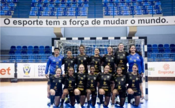 Handebol feminino da Unesc é campeão do JUBs e vai à França Jogadoras da equipe de Handebol da UNESC, campeãs do JUBs e classificadas para o mundial, celebrando a vitória de Criciúma.