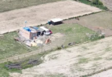 Homem é preso por tráfico na zona rural de Araranguá Vista aérea da casa simples na zona rural de Araranguá, em Campinho, onde um homem foi preso pela Polícia Civil por tráfico de drogas.