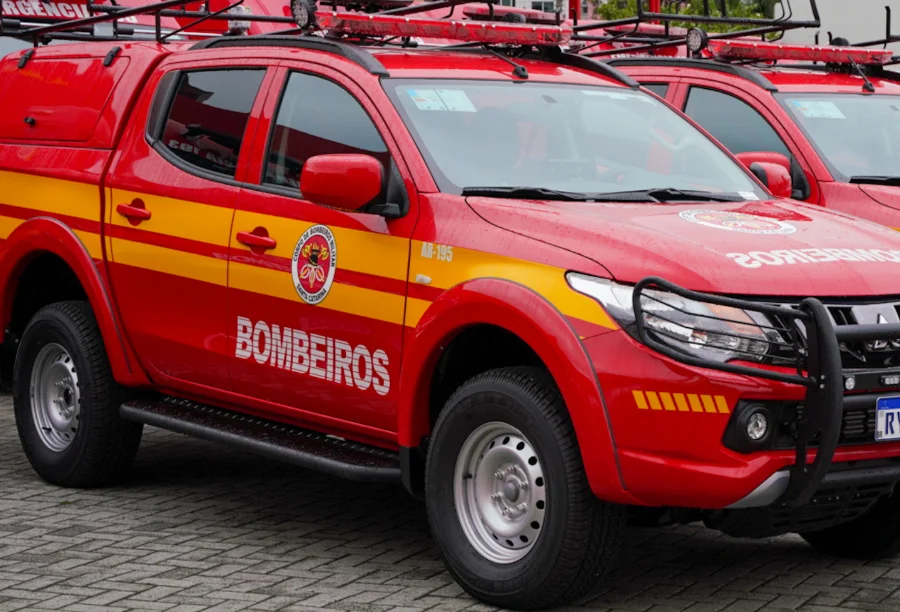 Ilustração da viatura do Corpo de Bombeiros em Araranguá.