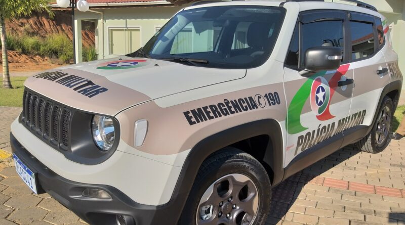 Foto de uma viatura da PMSC