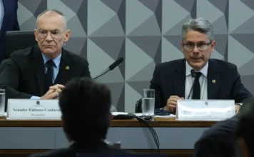 Diretor da PF revela operação contra fraude bilionária na CPI Diretor da PF, Andrei Rodrigues em depoimento na CPI