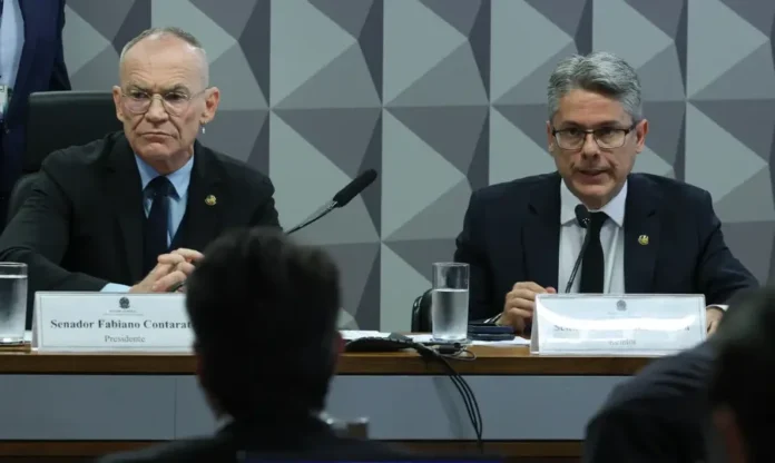 CPI do Senado inicia oitivas sobre o crime organizado Diretor da PF, Andrei Rodrigues em depoimento na CPI