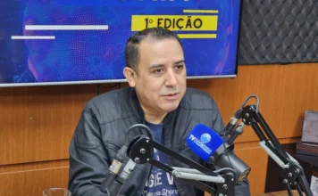 IEQ celebra 74 anos com foco em avivamento e missão social Reverendo Luiz Carlos Macedo, superintendente da IEQ no Vale do Araranguá, em entrevista no Jornal Amorim, falando sobre a história e a missão social da Igreja do Evangelho Quadrangular, que celebra 74 anos de fundação no Brasil.